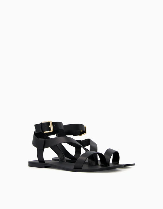Flat sandals with ankle strap