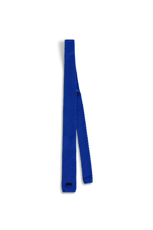 Knitted tie with logo