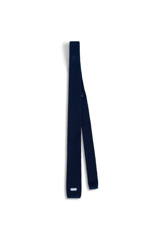Knitted tie with logo